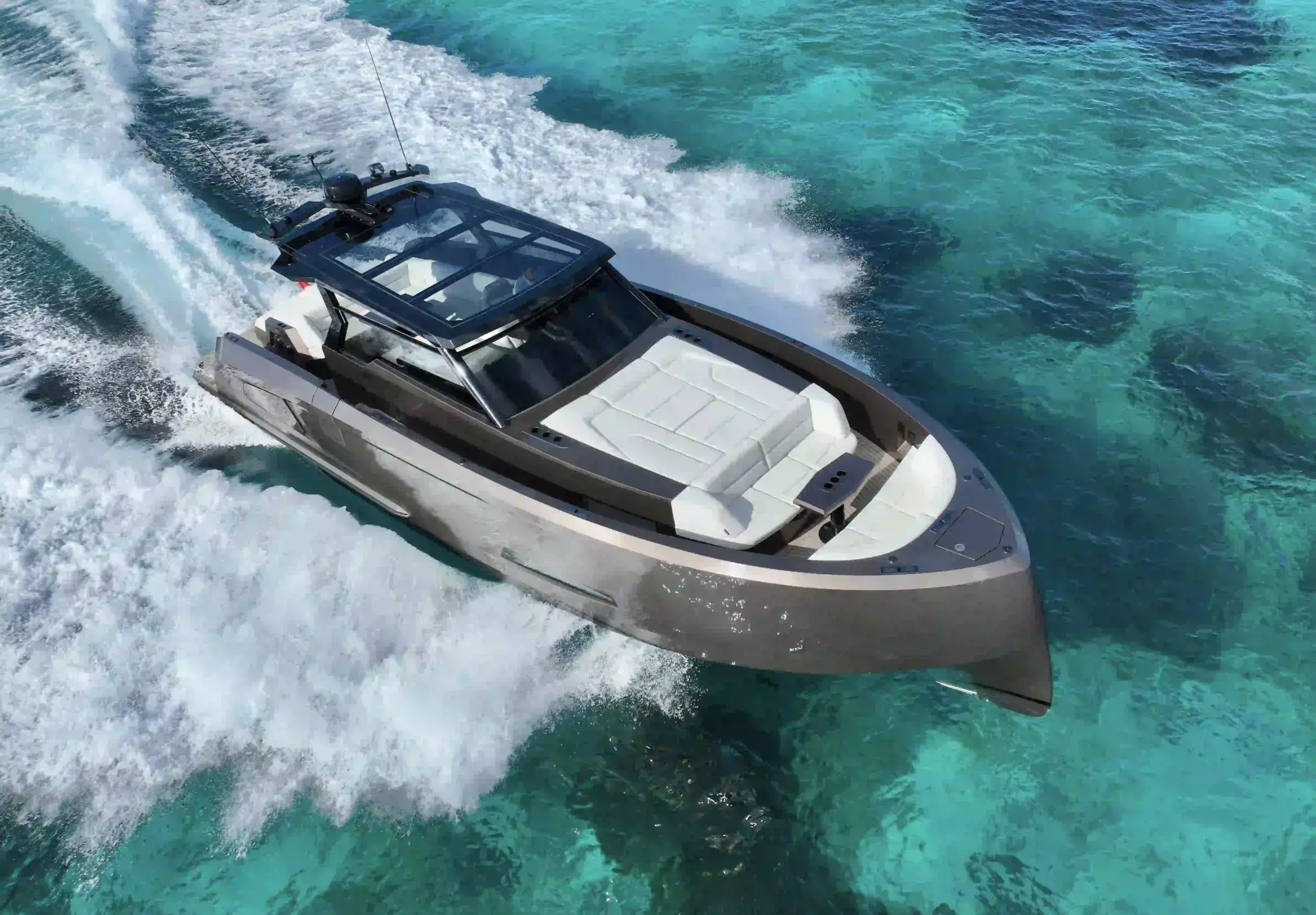 Vanquish 45 T-Top — 13.6m luxury yacht Vanquish 45 T-Top luxury yacht charter French Riviera