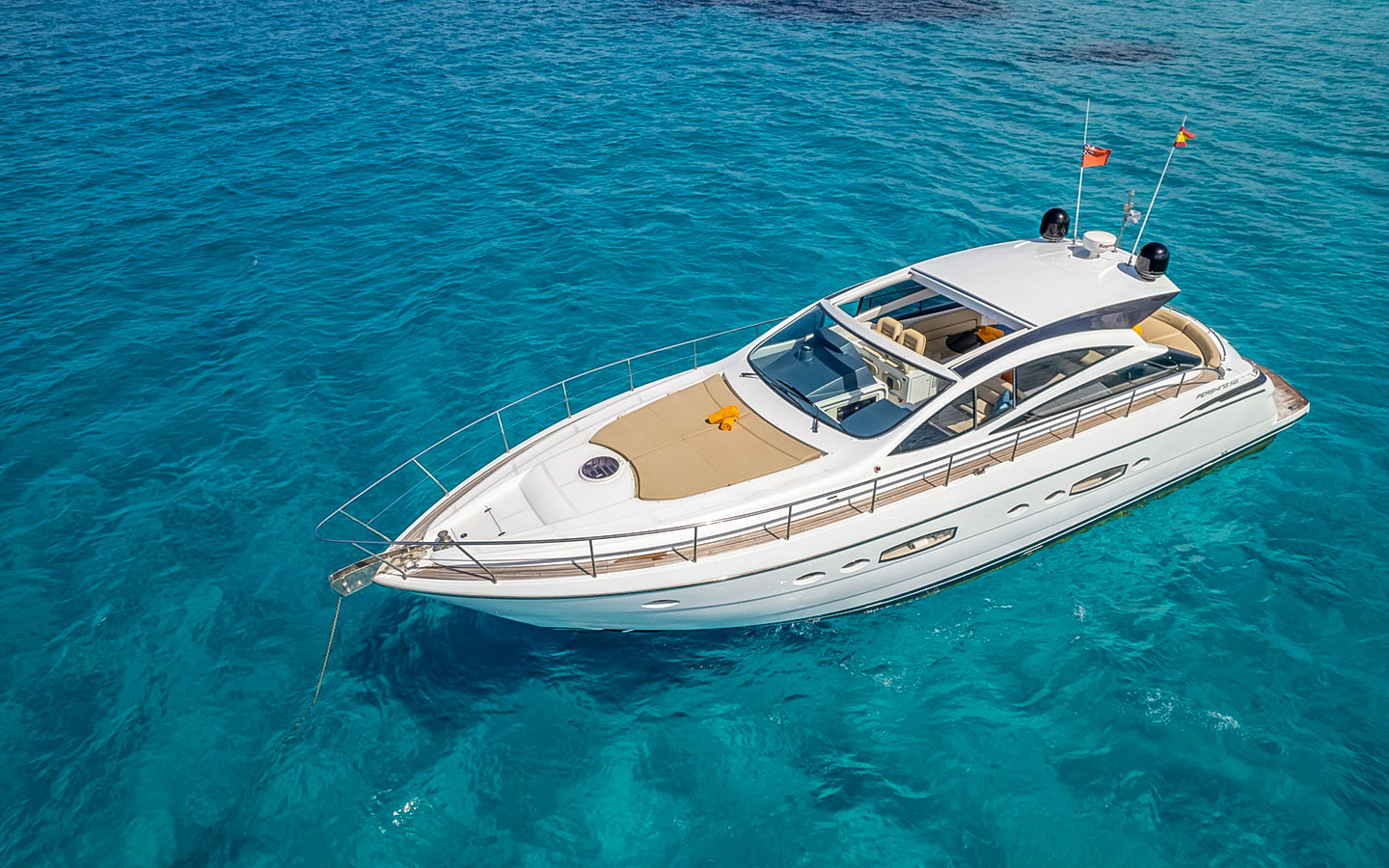 PERSHING 56 yacht interior