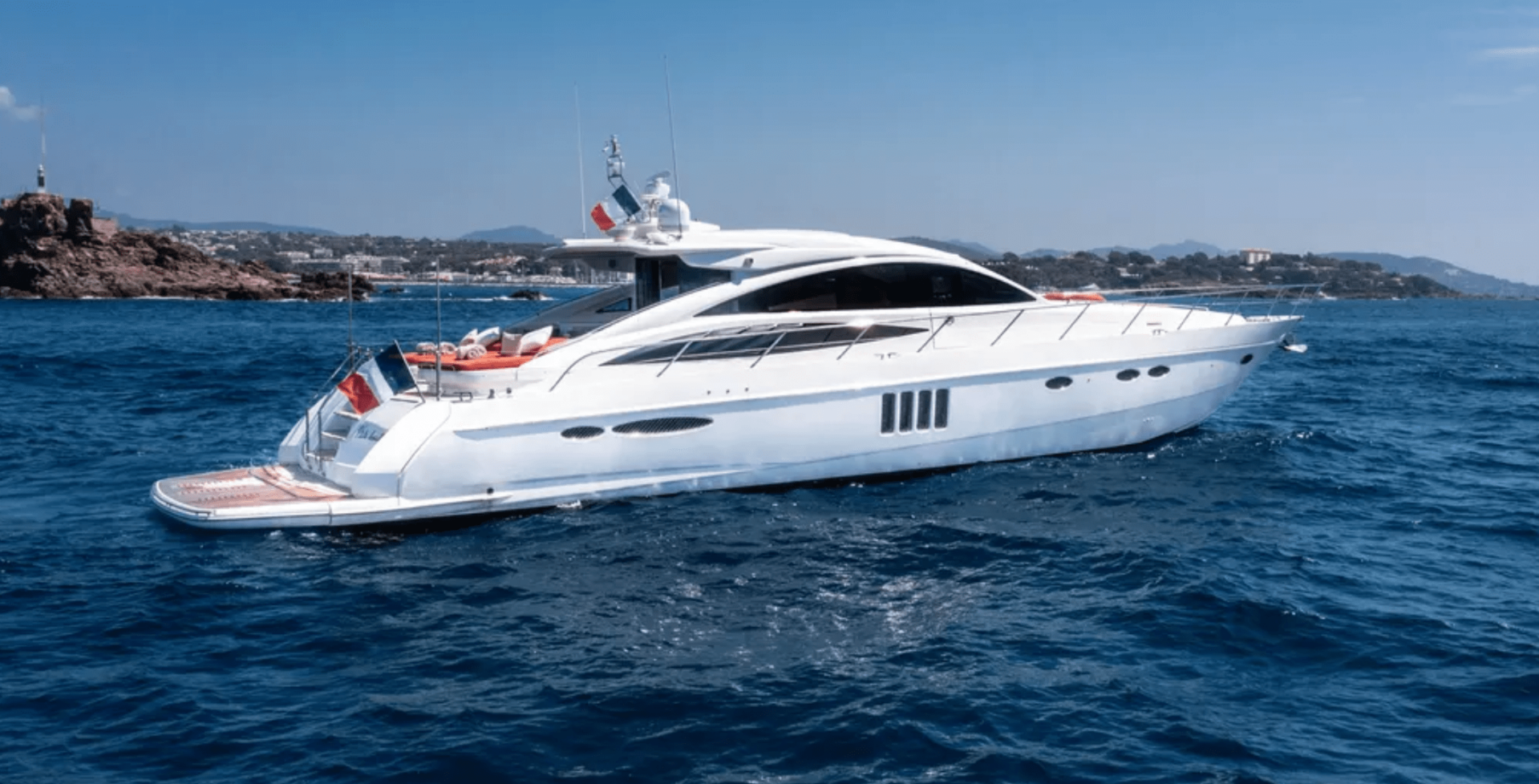 PRINCESS V70 yacht detail