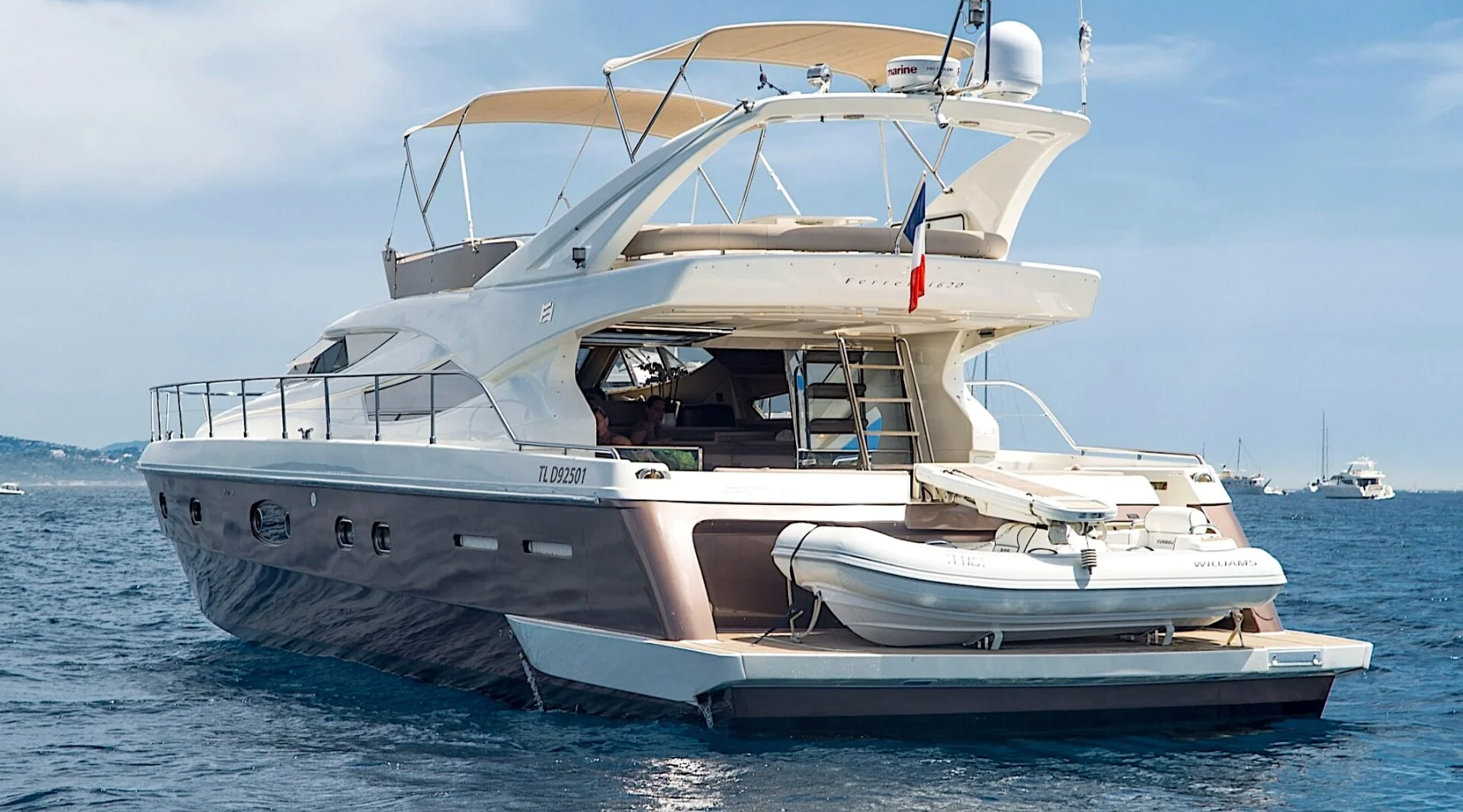 FERRETTI 620 yacht detail