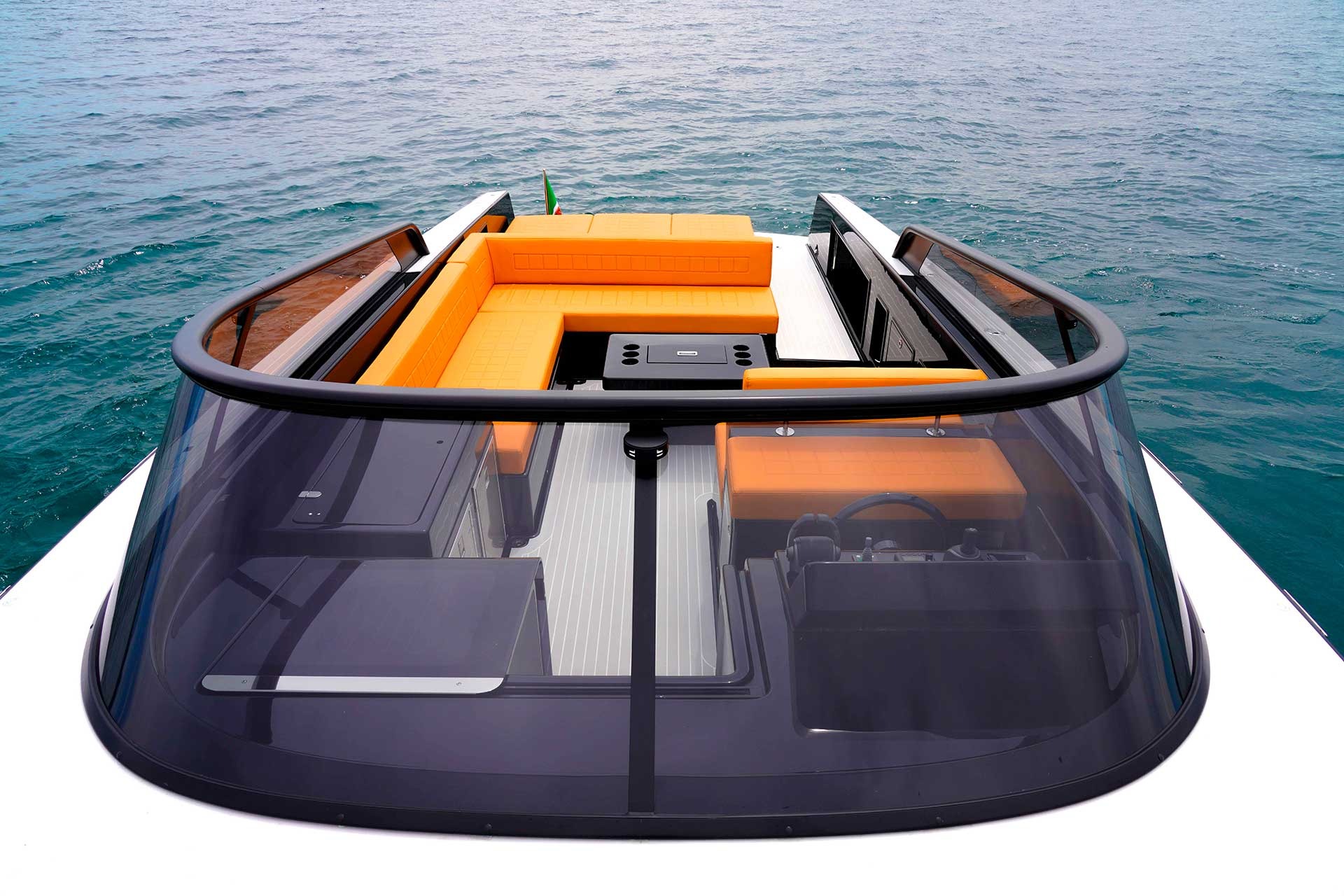 VANDUTCH 40 yacht detail
