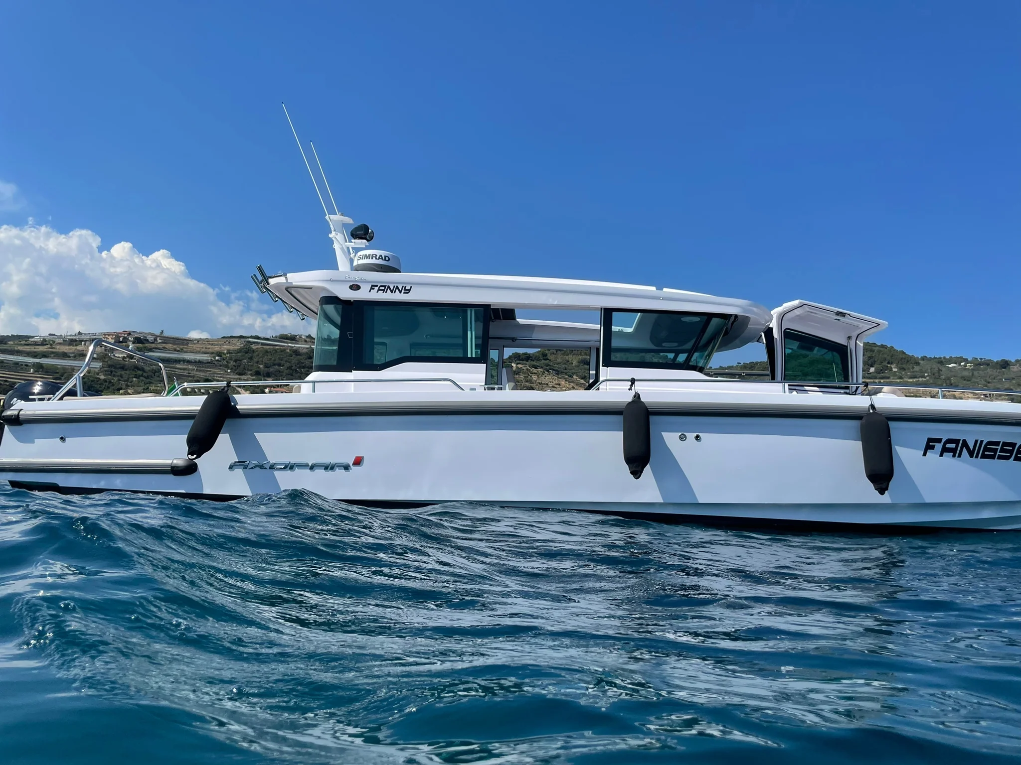 AXOPAR 37 yacht detail