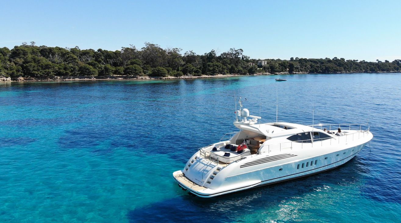 LEOPARD 24 yacht interior