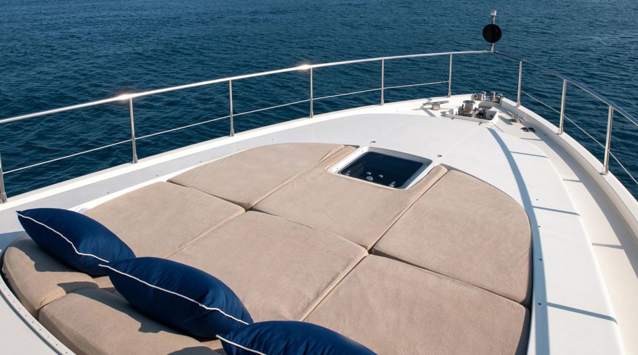 LEOPARD 24 yacht detail