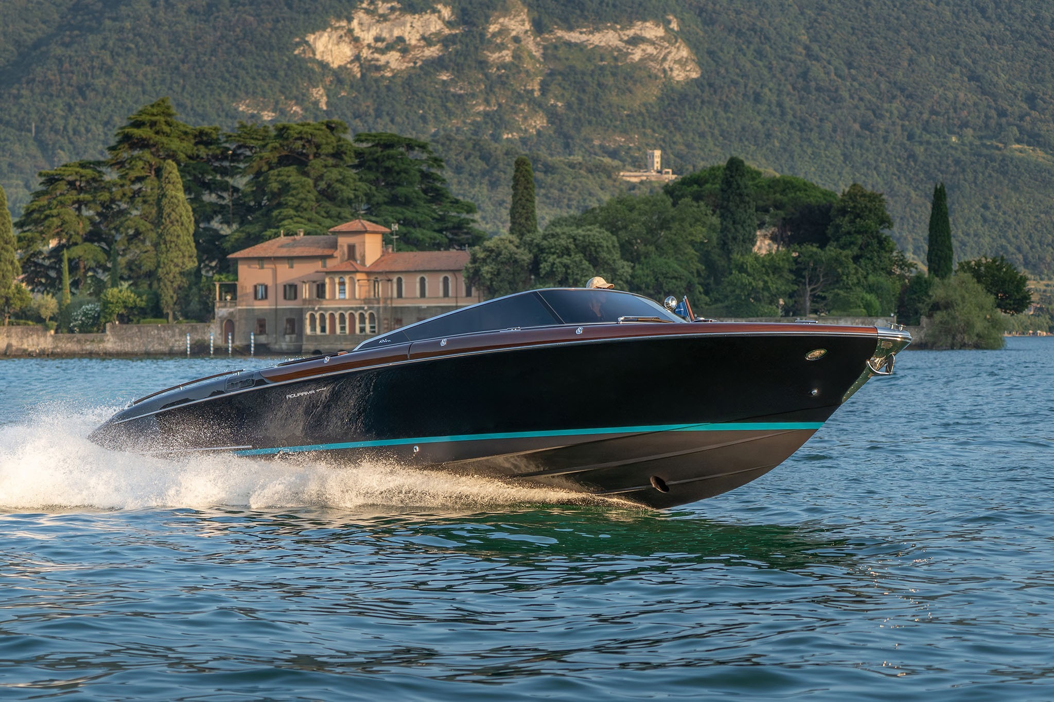 Aquariva 33 — 10m luxury yacht Aquariva 33 luxury yacht charter French Riviera