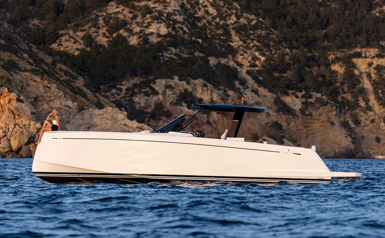PARDO 38 — 11M luxury yacht PARDO 38 luxury yacht charter French Riviera