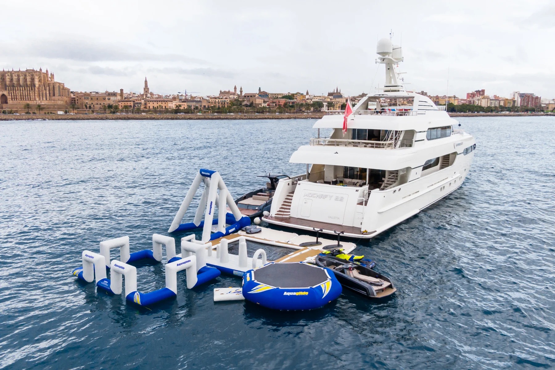 MAXIMILIAN MMIV yacht detail