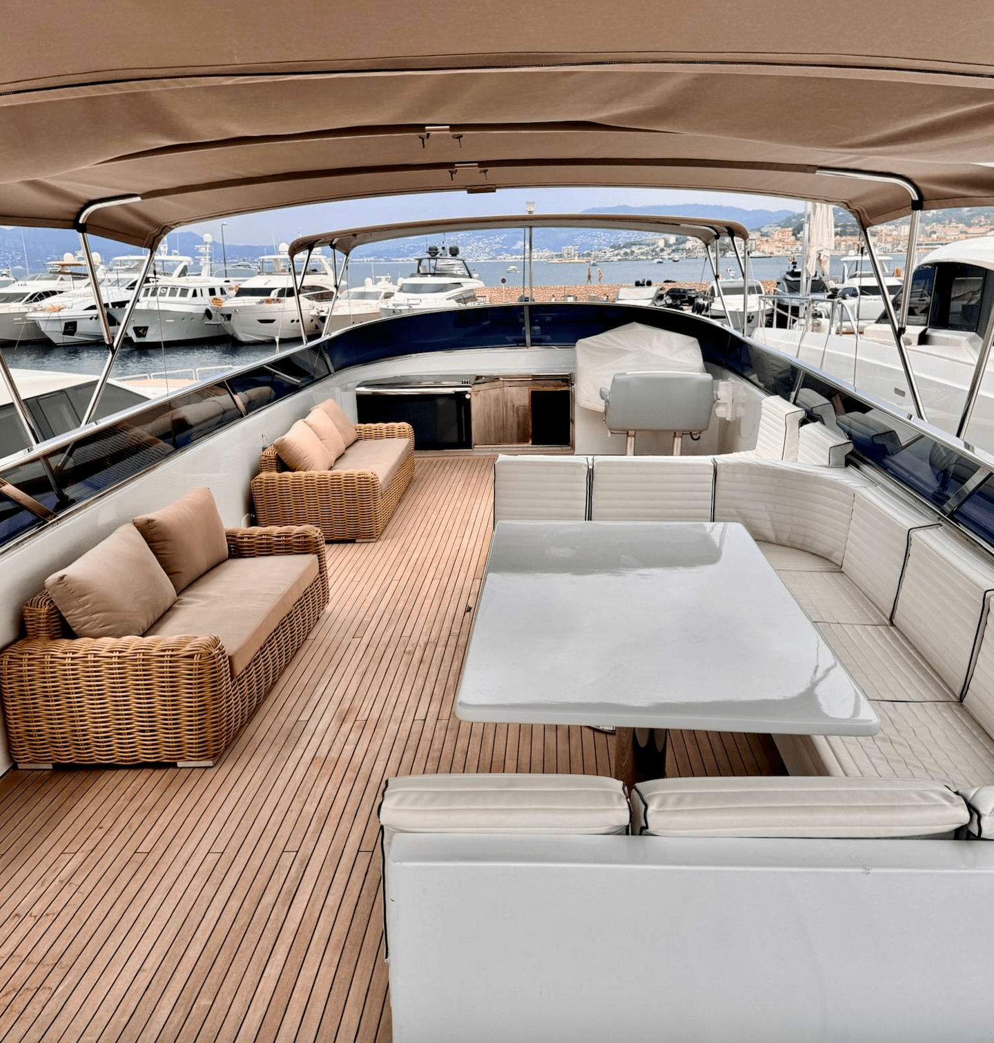 TECNOMARINE yacht detail