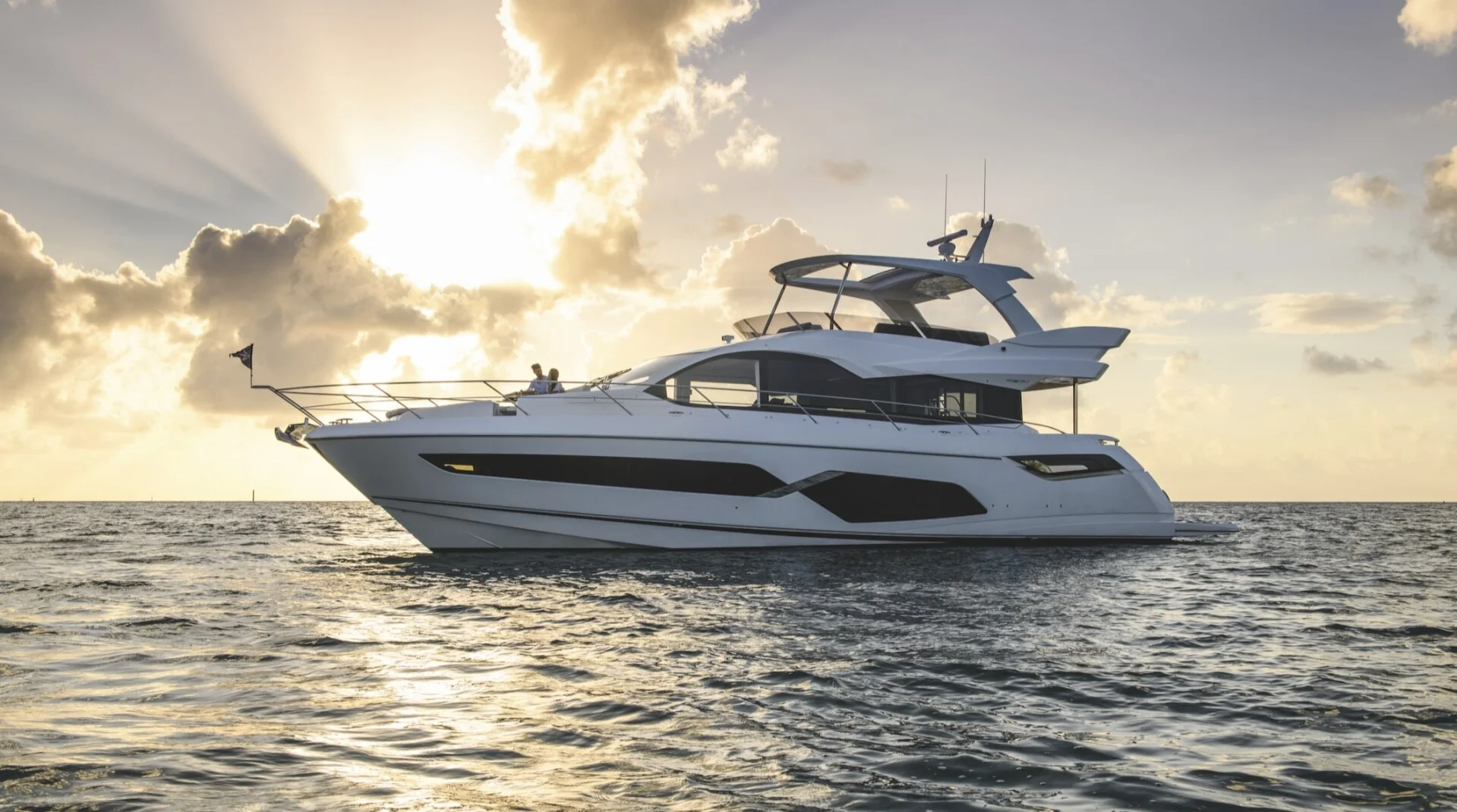 SUNSEEKER 68 yacht interior