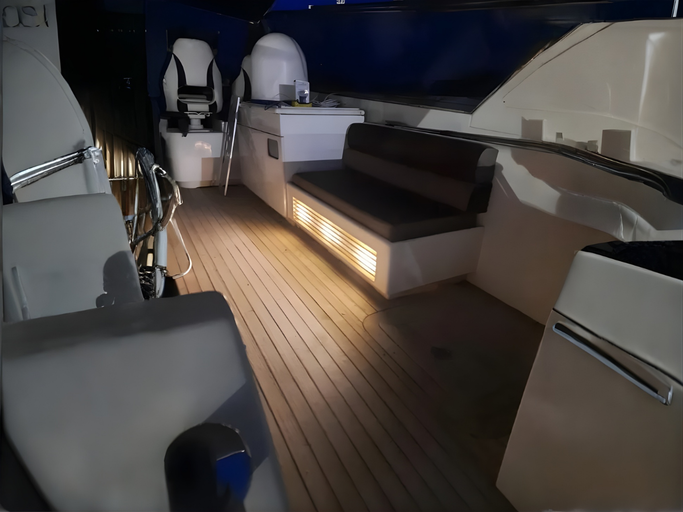 Léopard 23 sport yacht detail