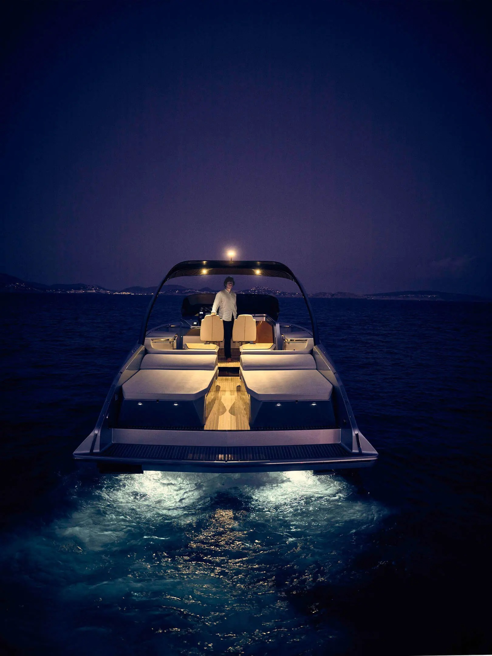 FRAUSCHER 1414 DEMON AIR yacht interior