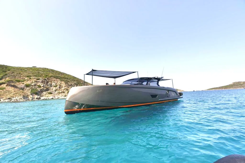 VANQUISH 58 yacht detail