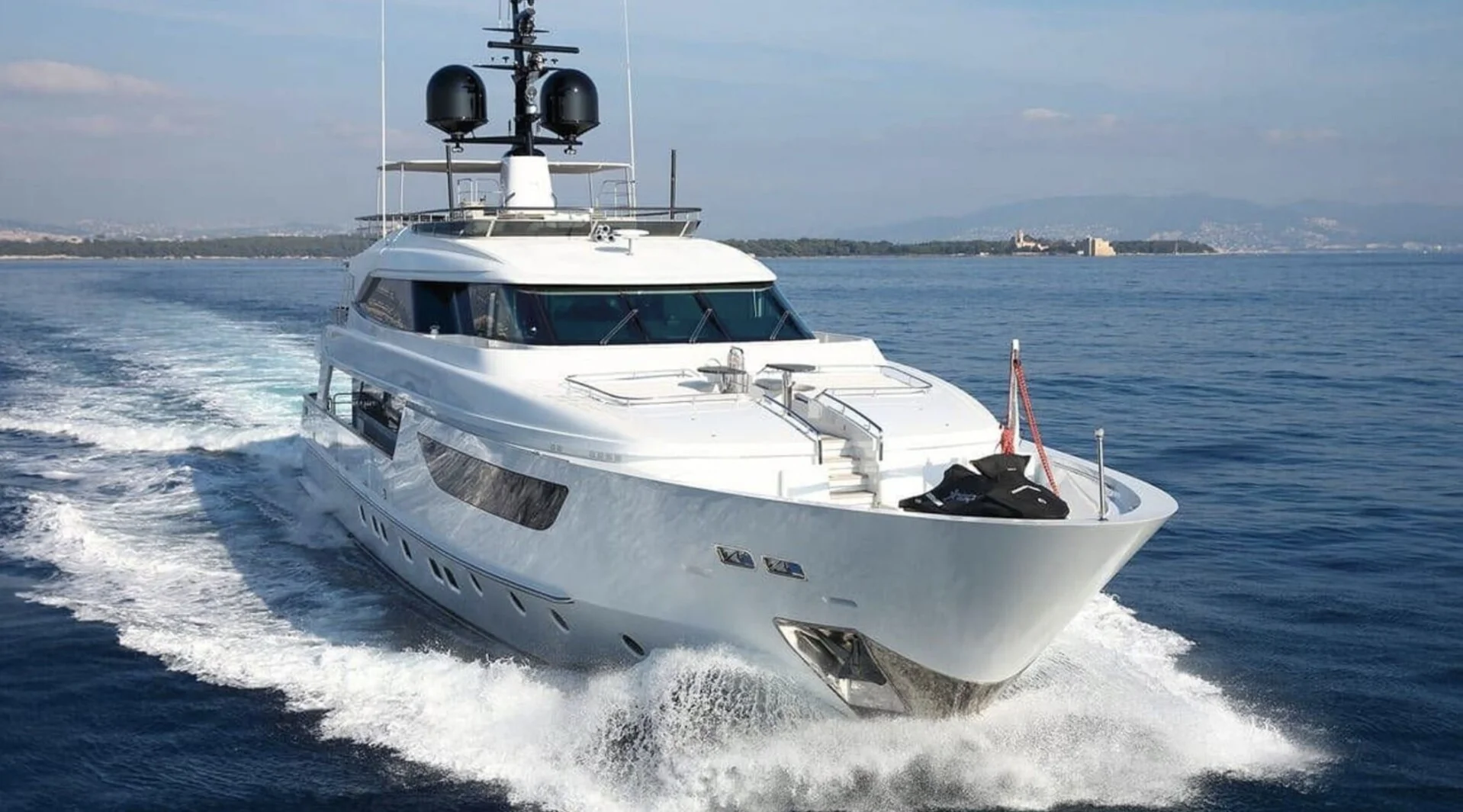 SUD yacht interior