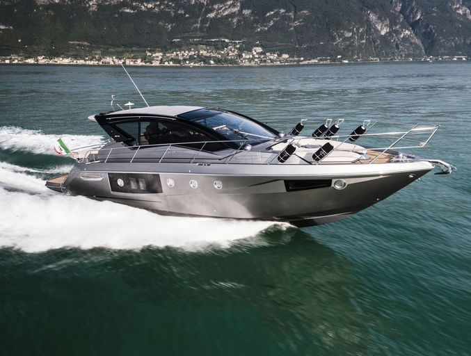 CRANCHI 44 — 14m luxury yacht CRANCHI 44 luxury yacht charter French Riviera