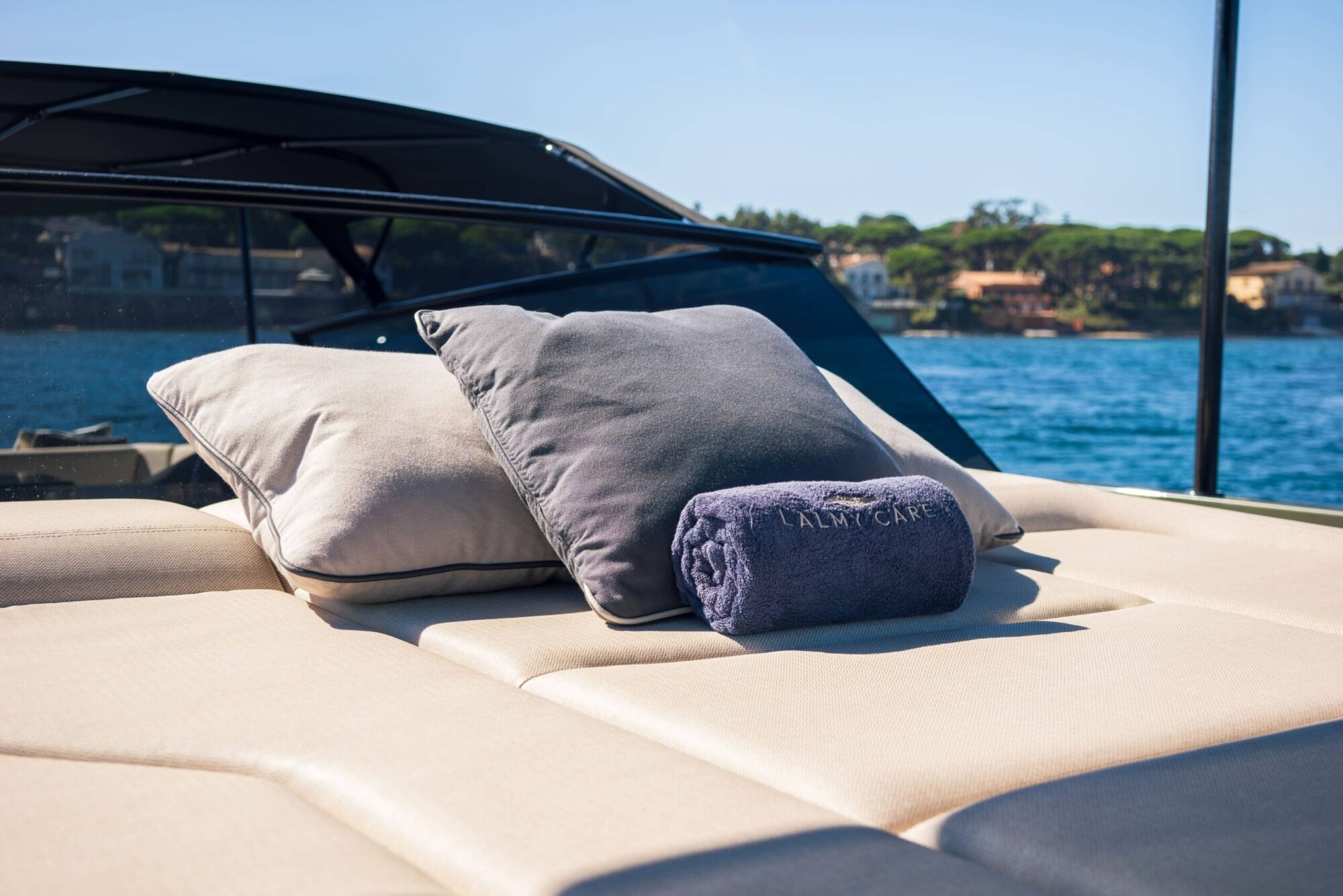 Vanquish 45 R yacht interior