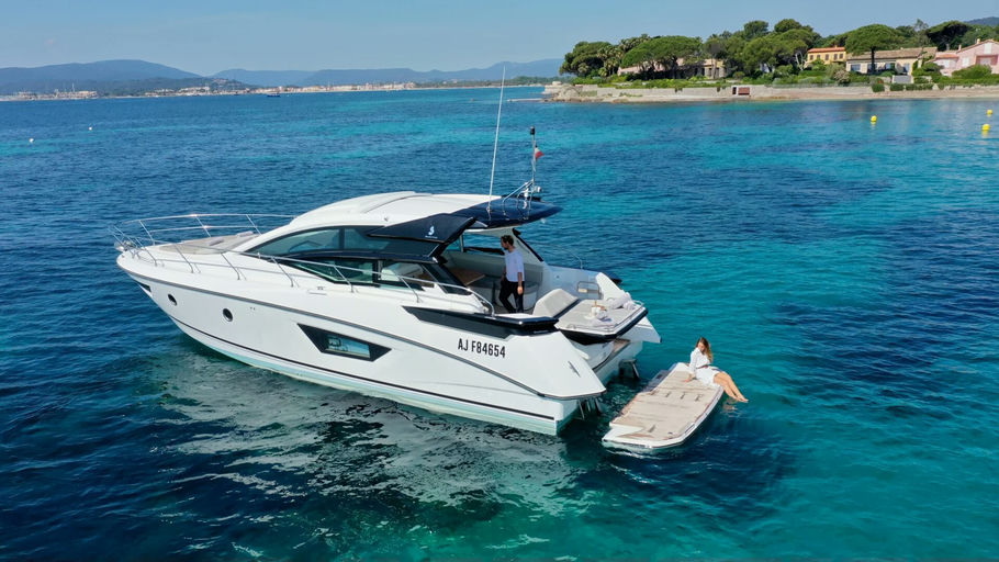 BENETEAU GT 46 yacht detail