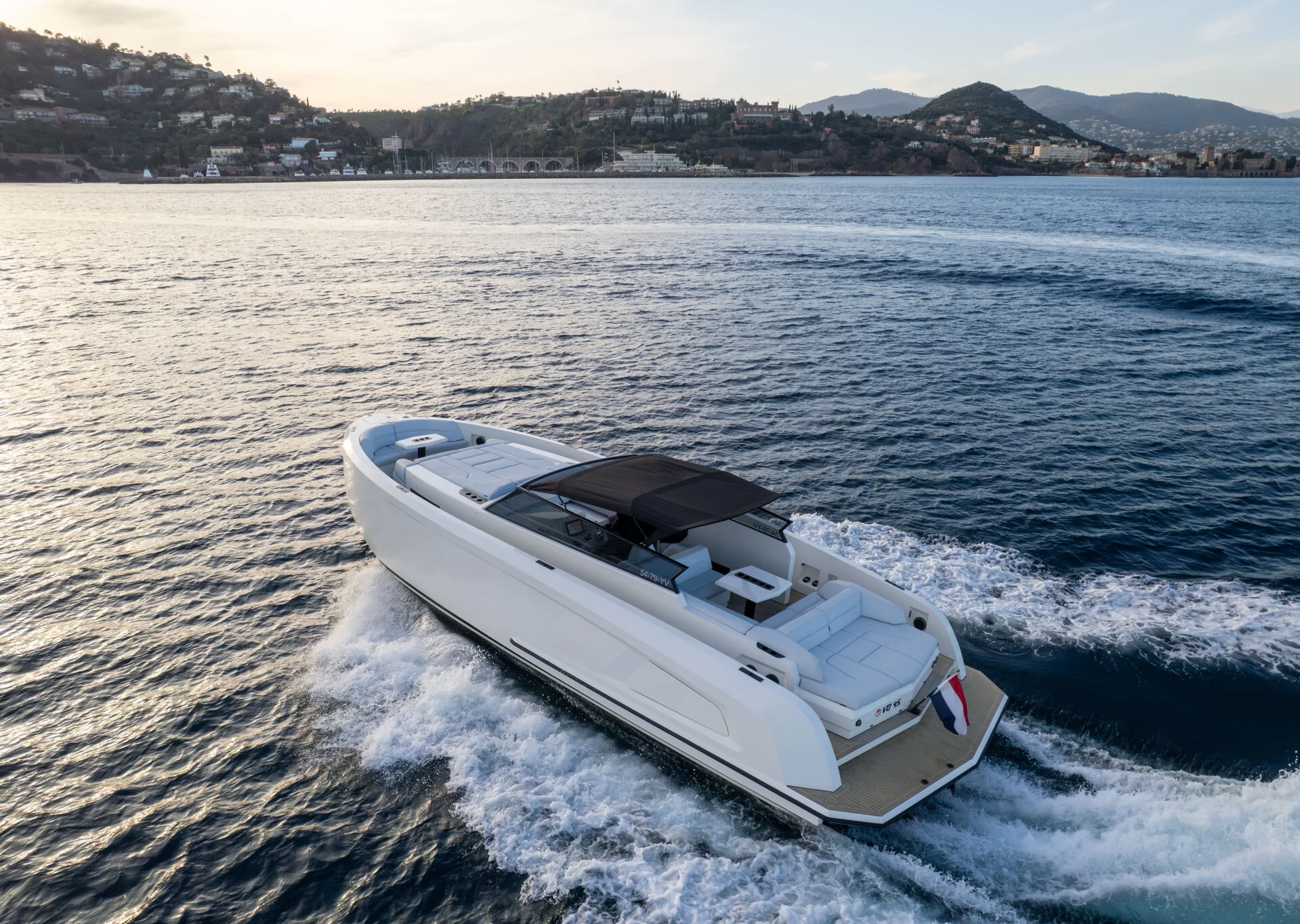 Vanquish 45 — 13.6m luxury yacht Vanquish 45 luxury yacht charter French Riviera
