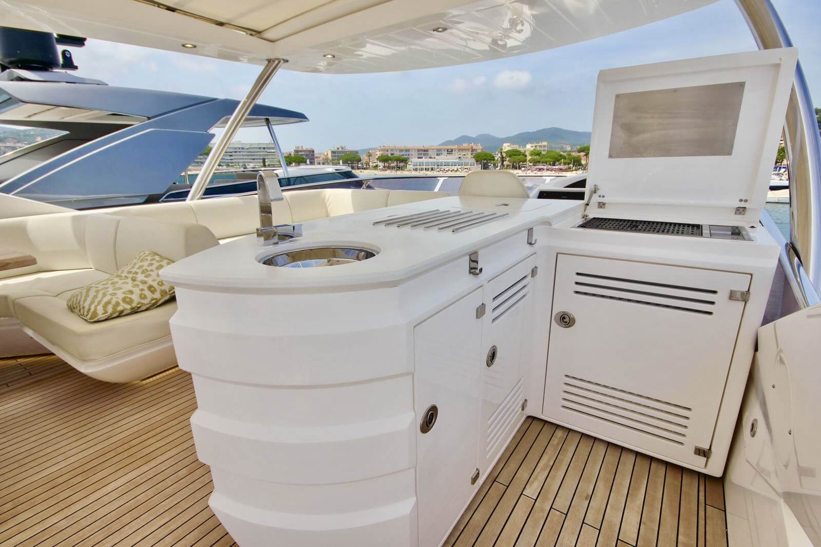 SUNSEEKER 75 yacht detail