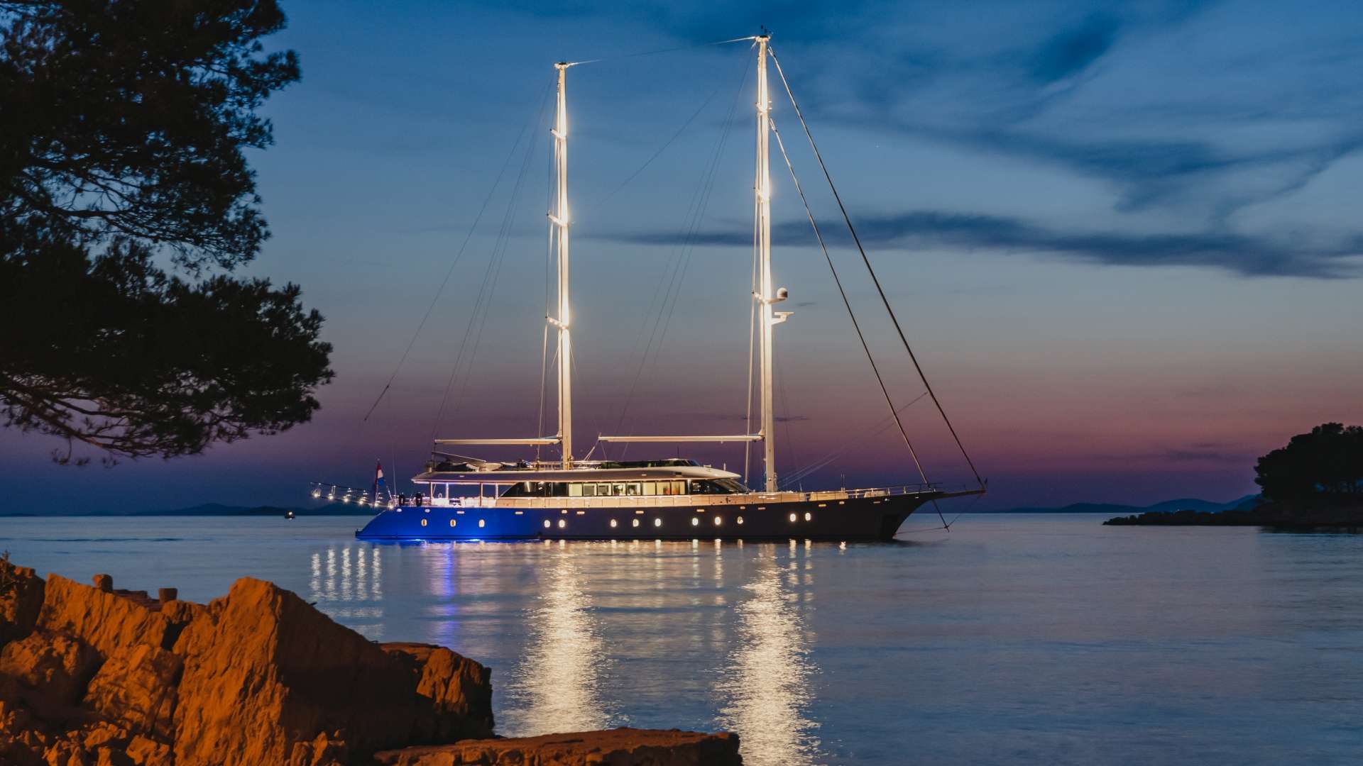 Aurum Sky yacht interior