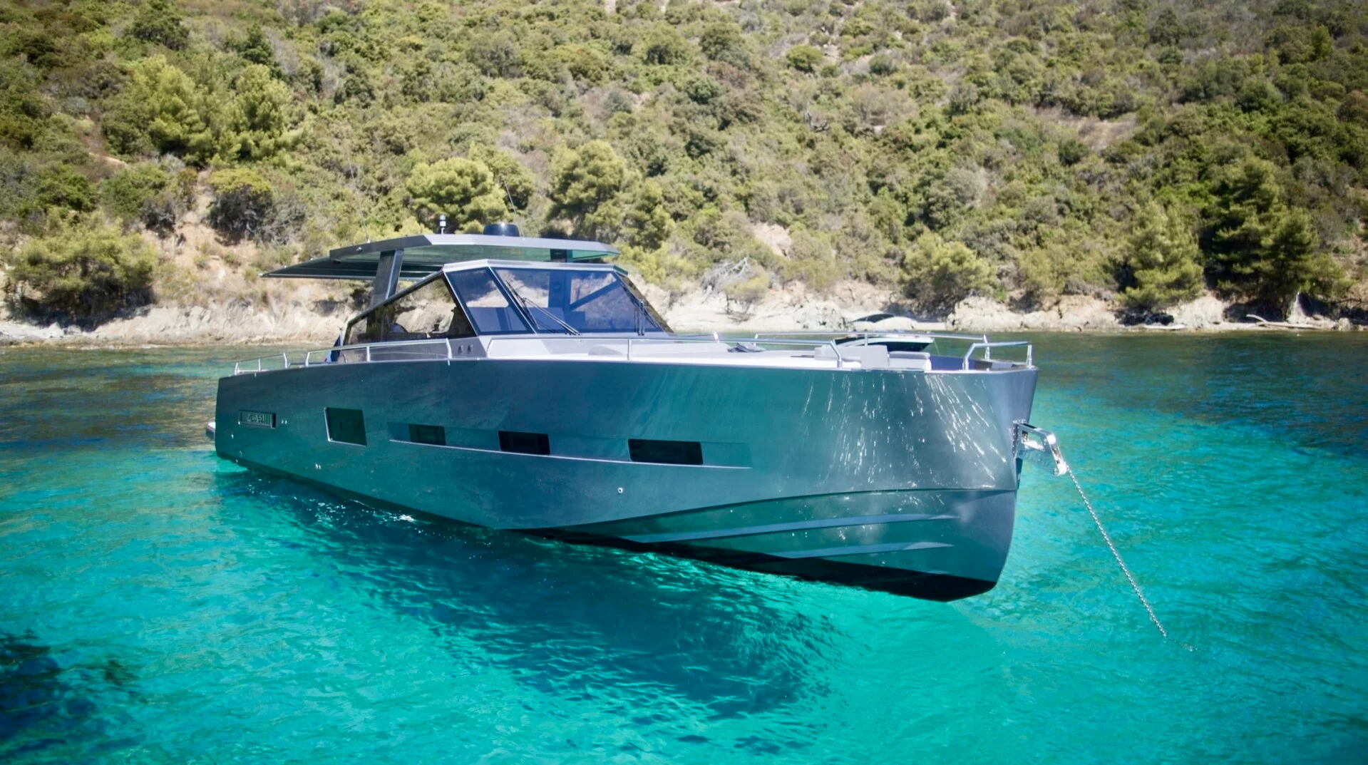 MED 52 yacht interior