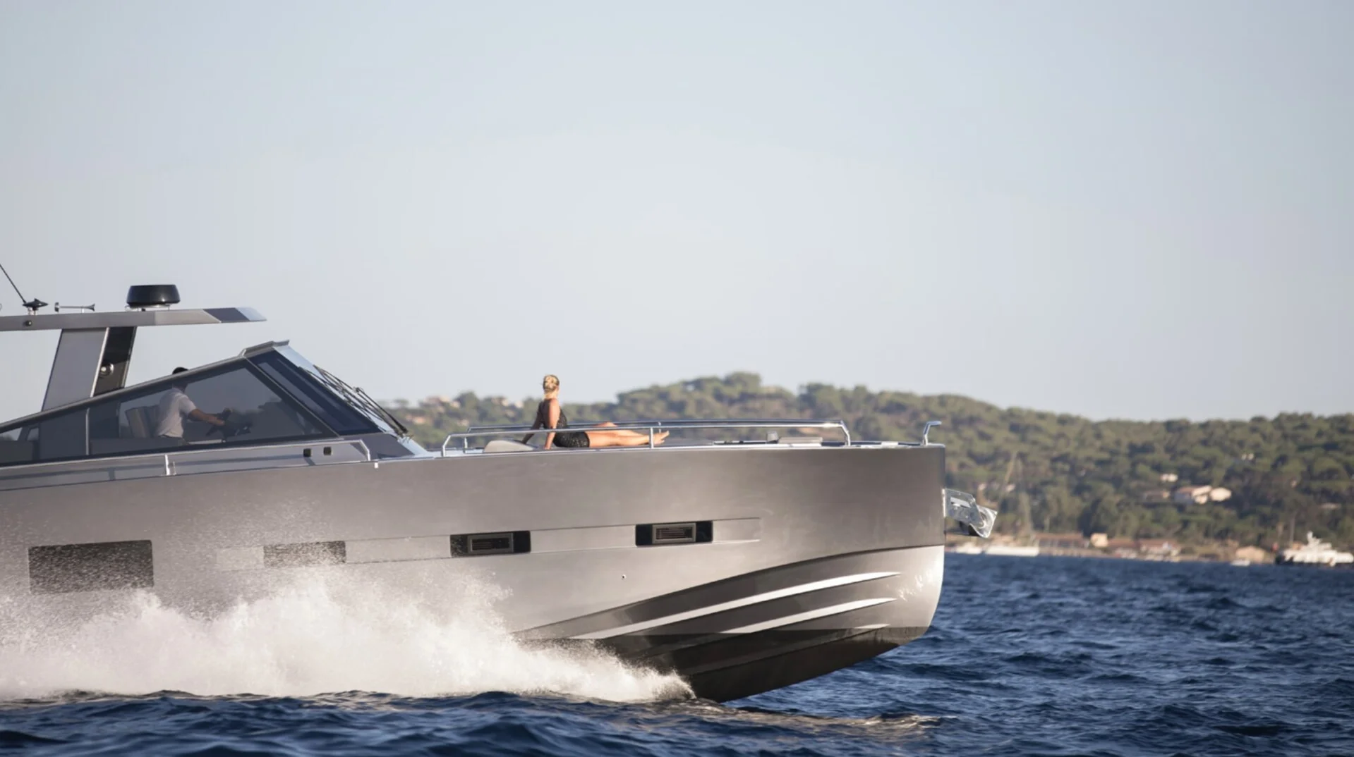 MED 52 yacht detail