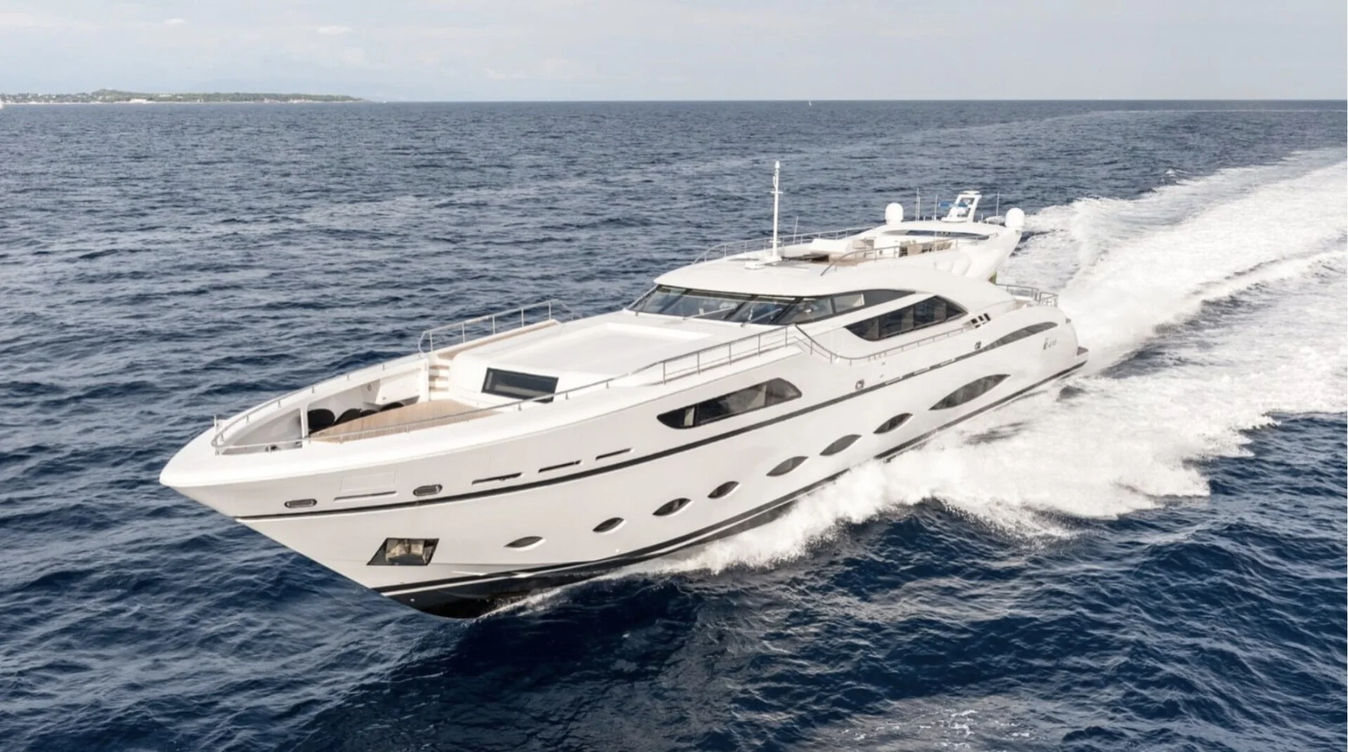 FAST AND FURIOUS yacht detail