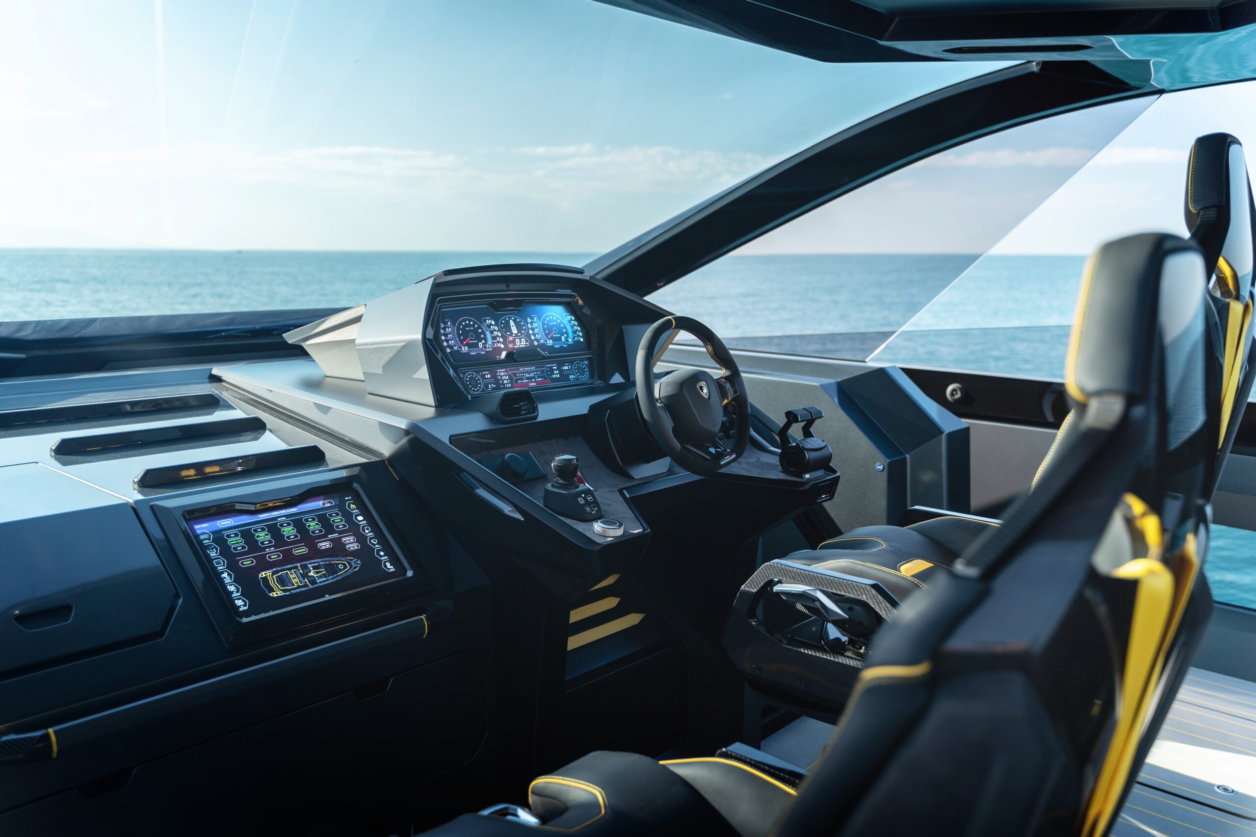 Lamborghini 63 yacht detail