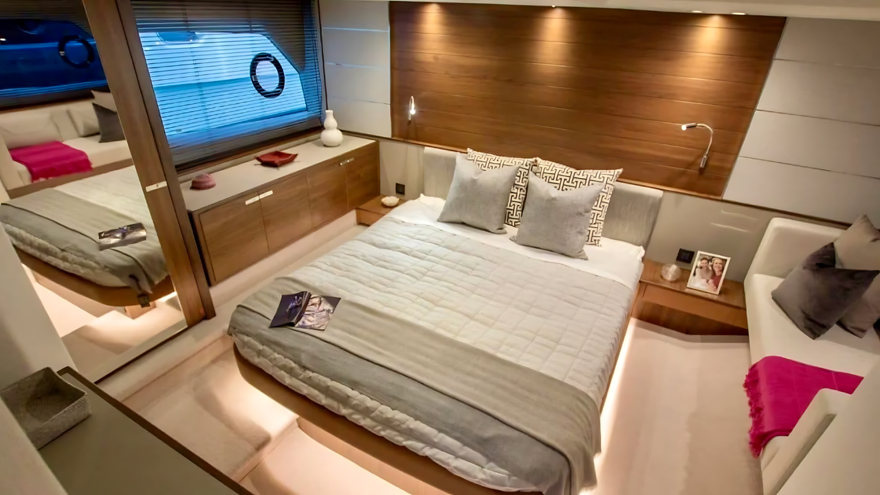 PRINCESS V58 yacht interior