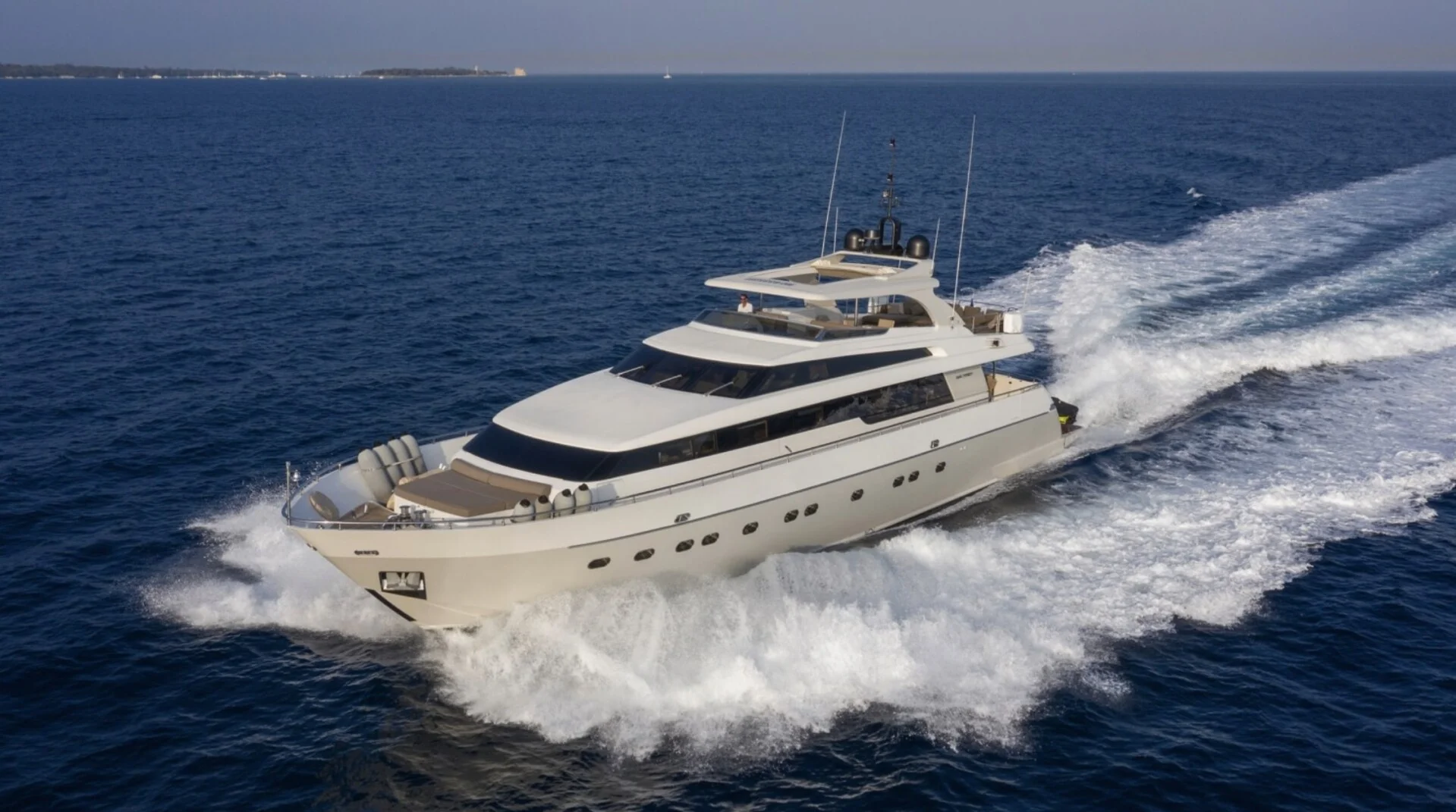 SANLORENZO 88 — 28m luxury yacht SANLORENZO 88 luxury yacht charter French Riviera