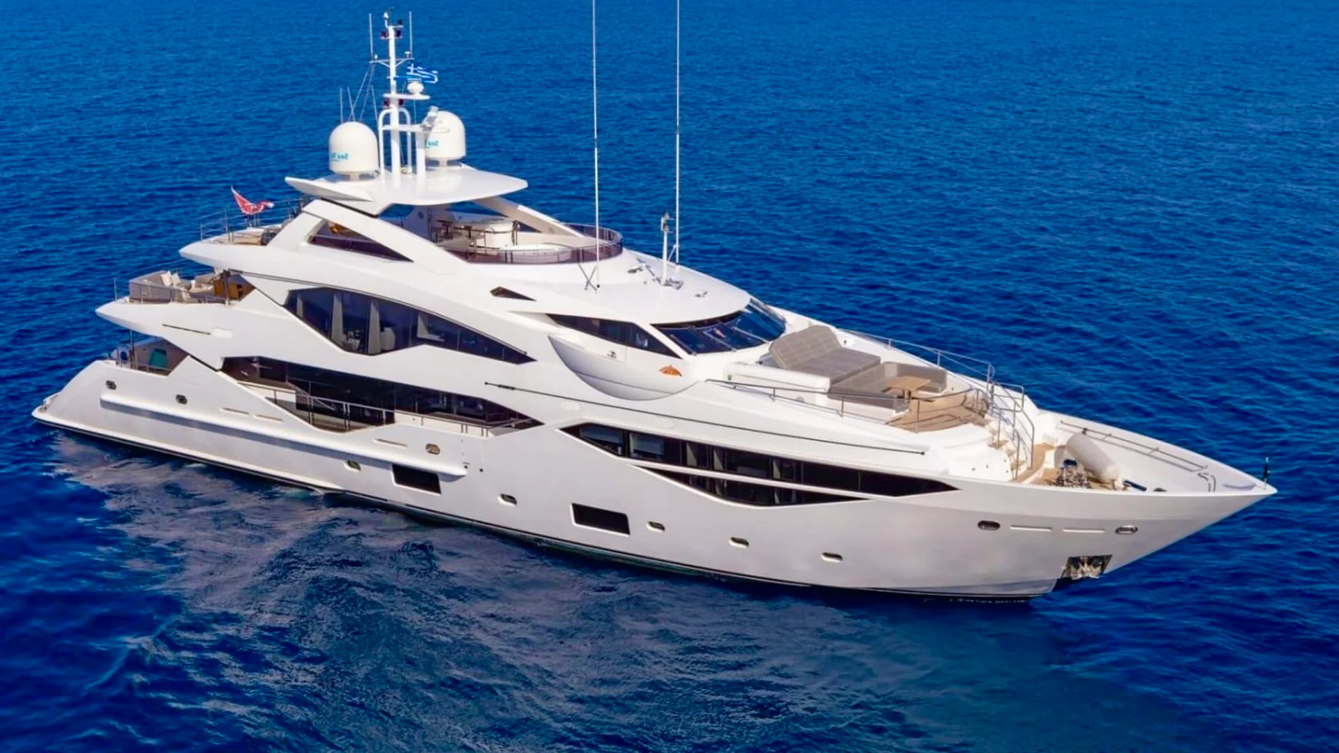 SONISHI yacht interior