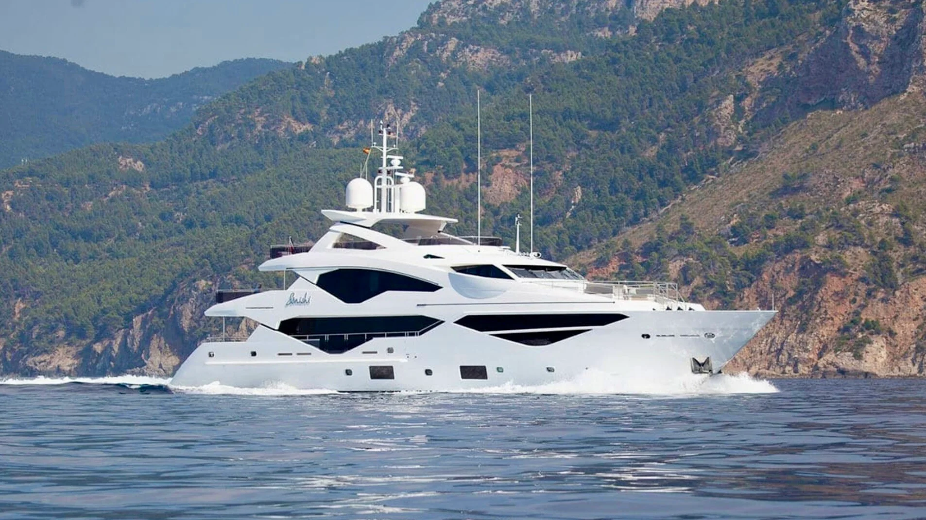 SONISHI — 40m luxury yacht SONISHI luxury yacht charter French Riviera