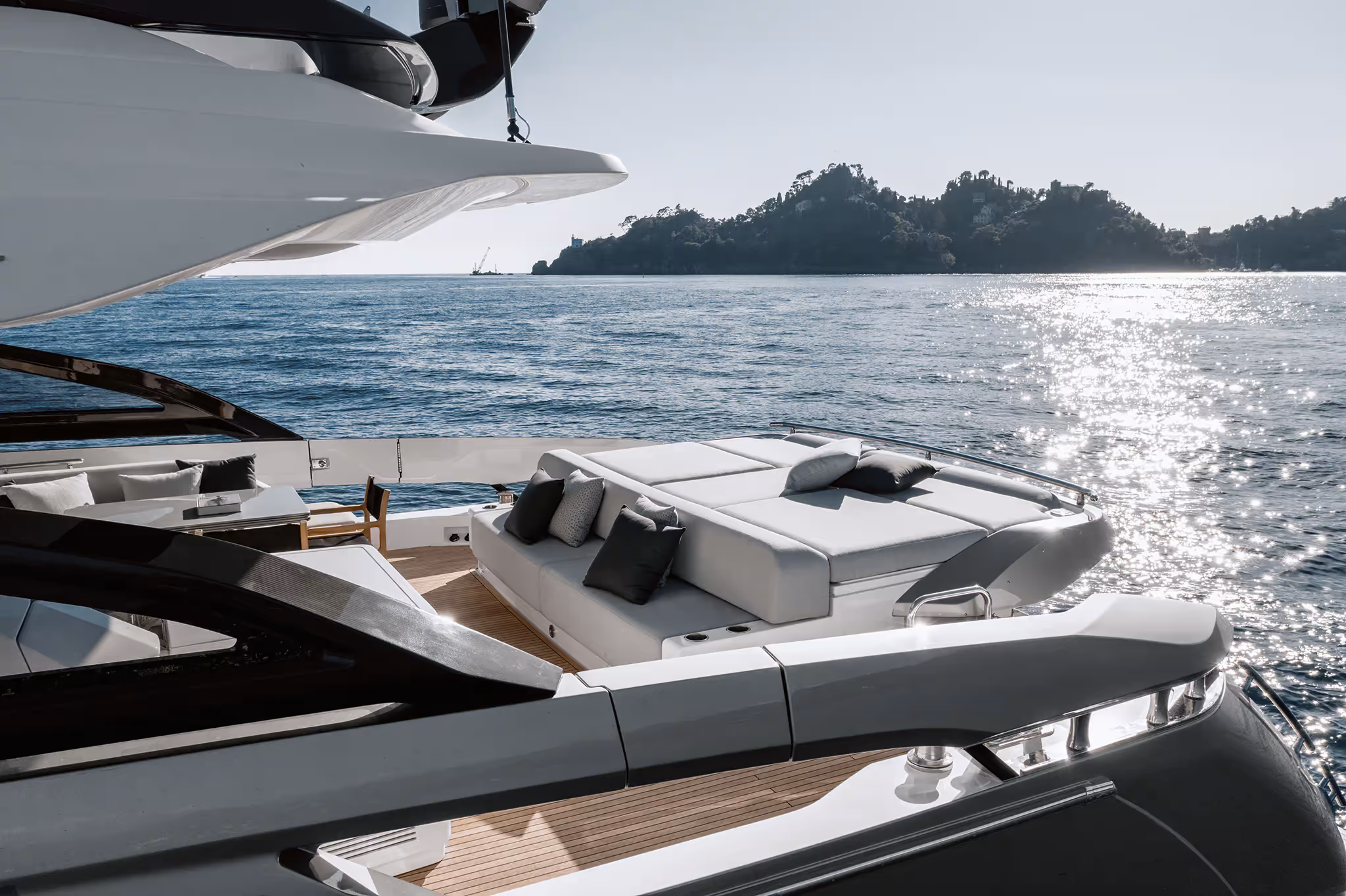 Azimut S8 yacht detail