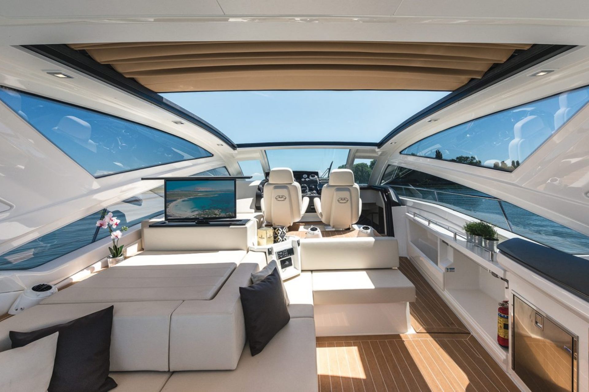 CRANCHI 60 yacht detail
