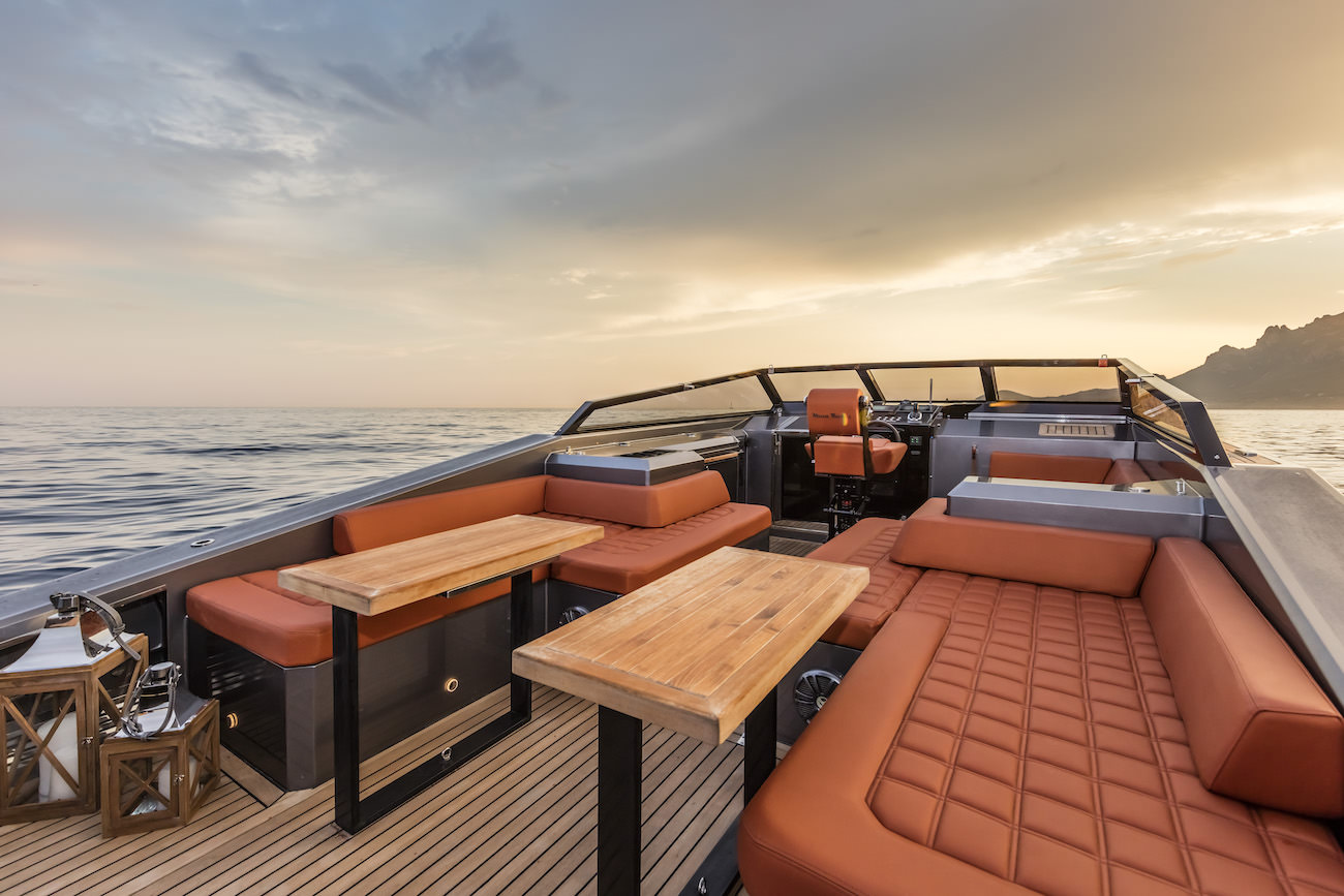 MAZU 38 yacht detail