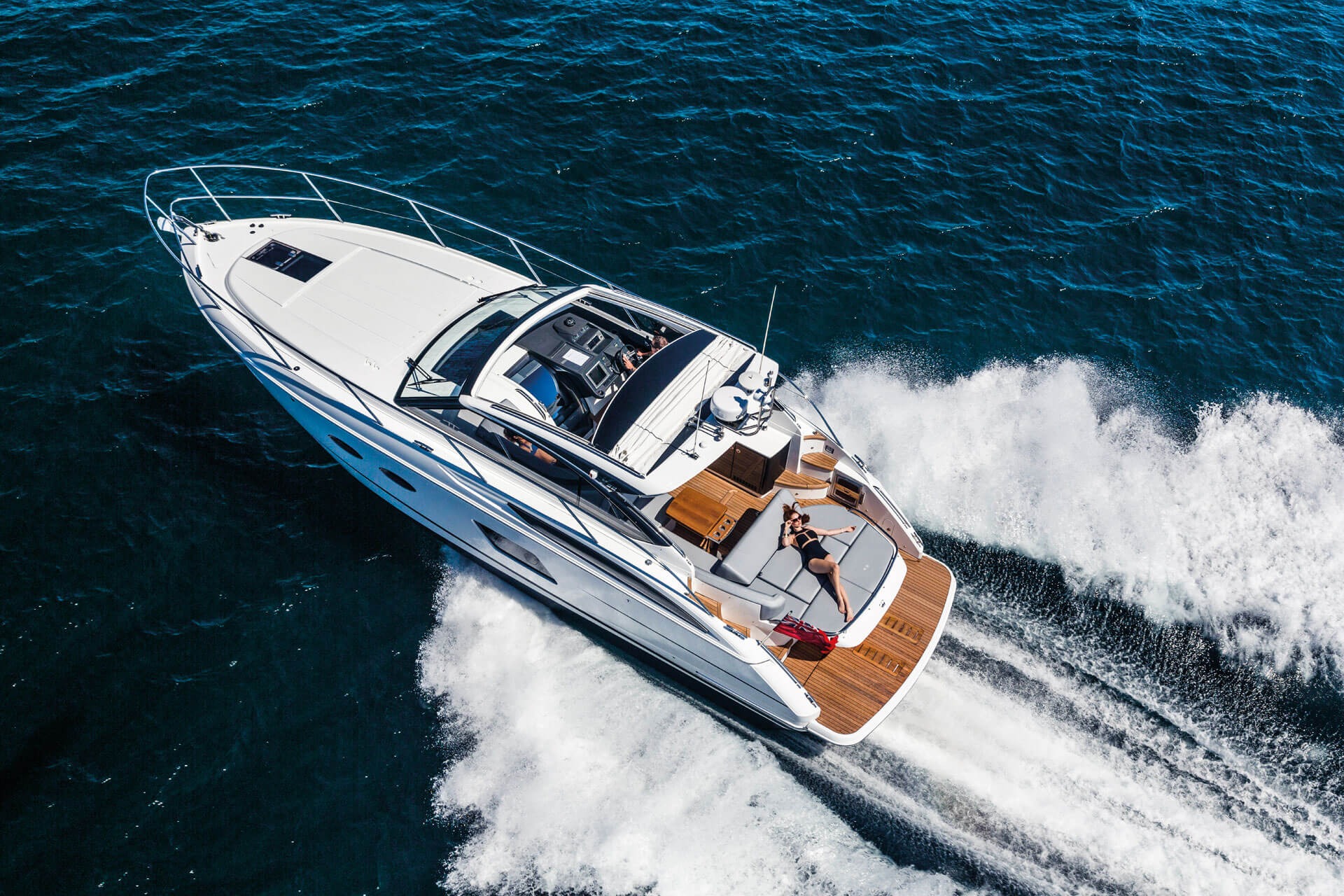 PRINCESS V39 yacht detail