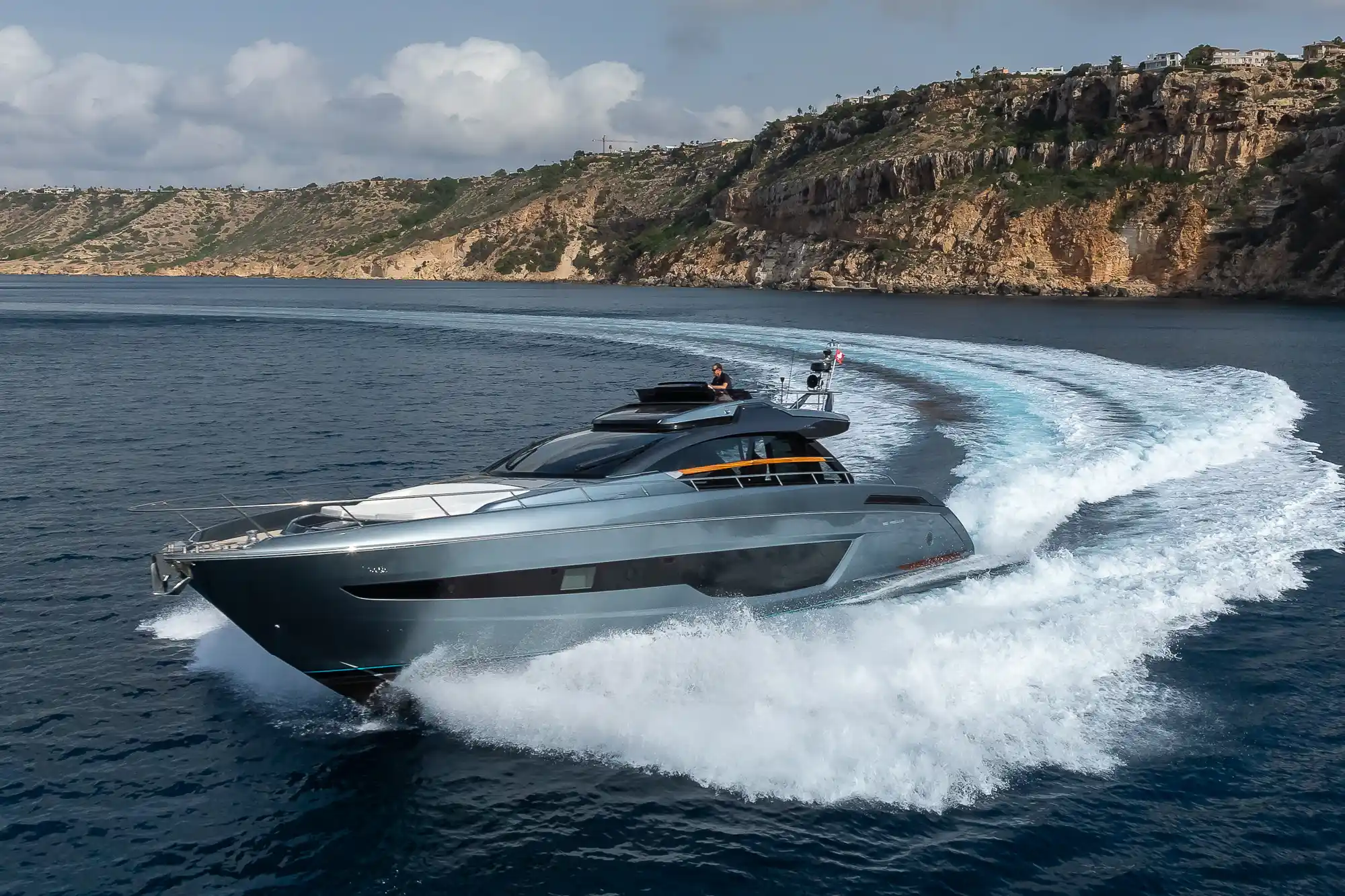 RIVA 66 — 21M luxury yacht RIVA 66 luxury yacht charter French Riviera