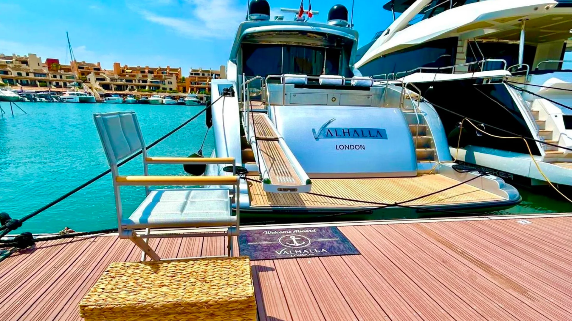 ALFAMARINE 78 yacht interior