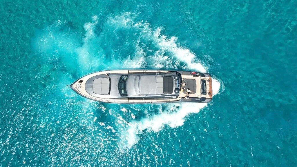 MANGUSTA 92 yacht detail