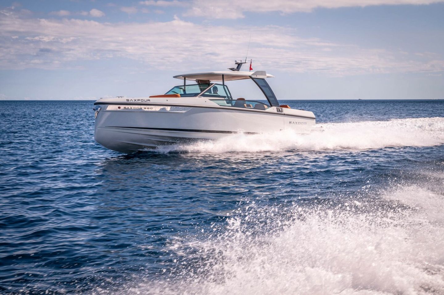 SAXDOR 320 GTO — 10.28m luxury yacht SAXDOR 320 GTO luxury yacht charter French Riviera