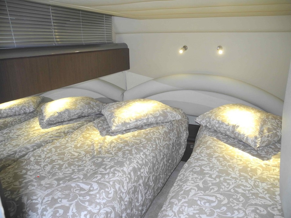Princess V55 yacht detail
